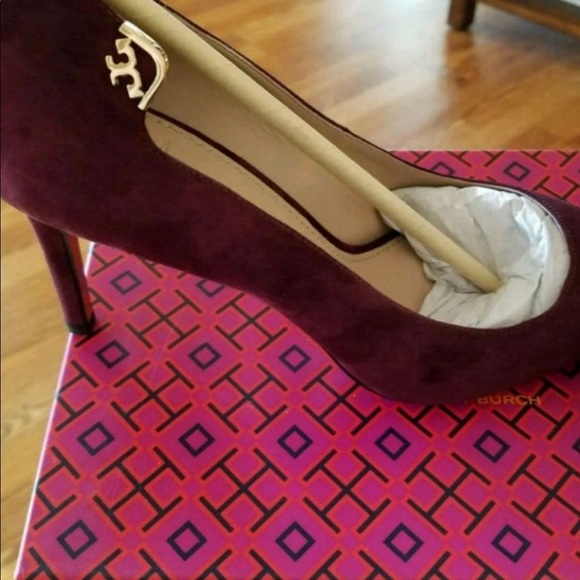 Shoes - Picture 2 of 4